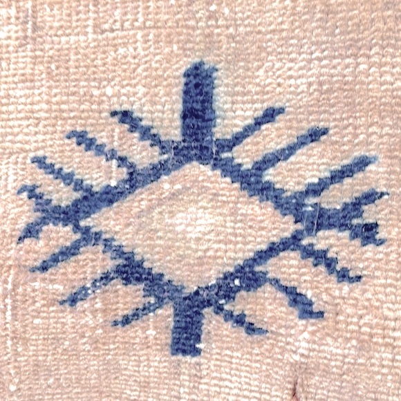 Meet your Posher, Karma *please note sellers disclosure under description* - Picture 4 of 9